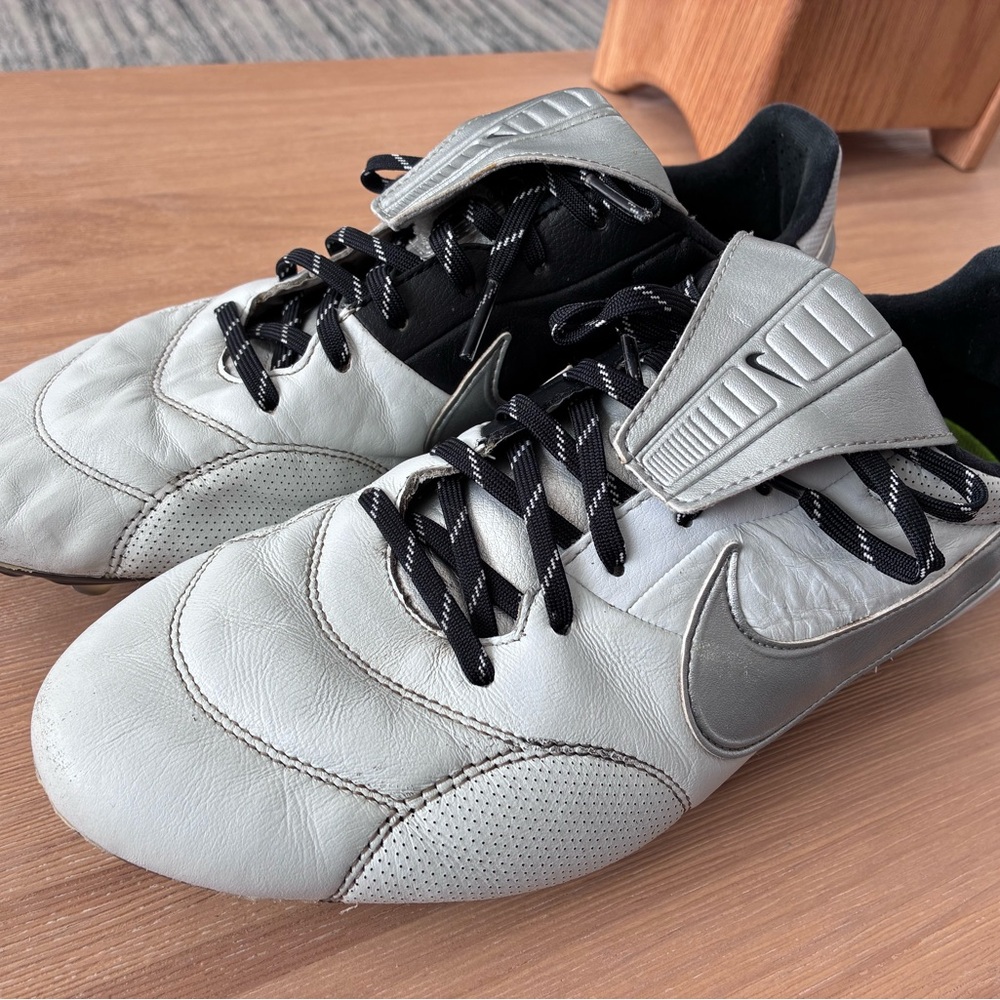 Nike Premier 3 all leather soccer cleats men’s size 8 very good condition